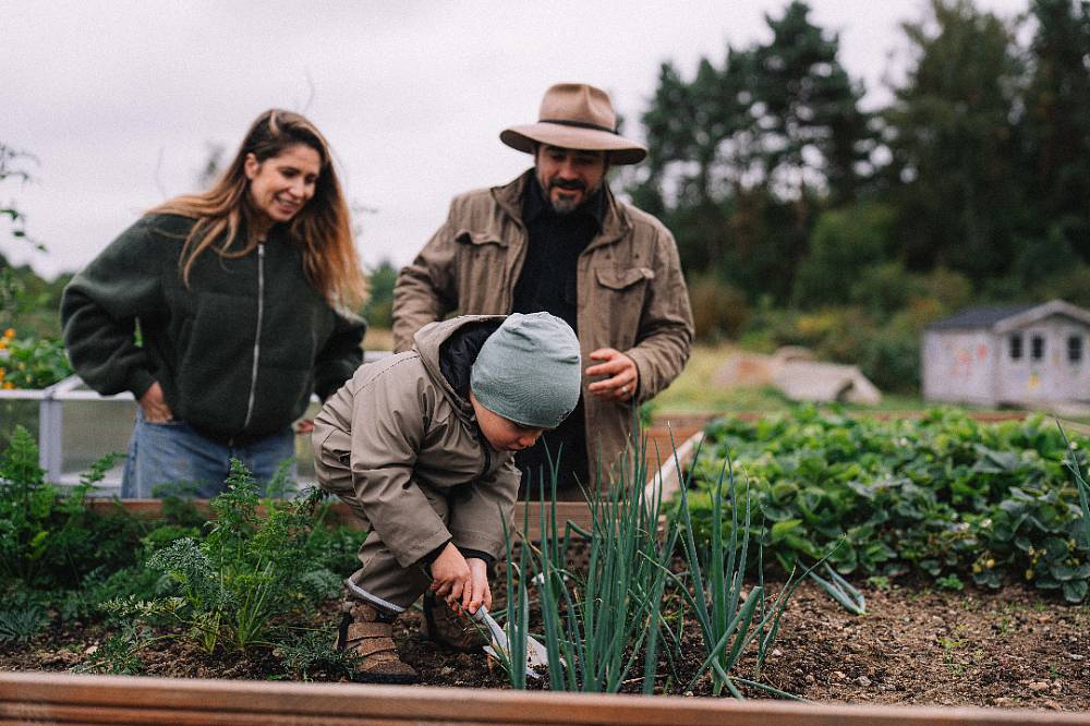 Farmu Vojty Kotka přepadly mandelinky. Vojta čelí i pořádné bouři, která ho pěkně vystraší