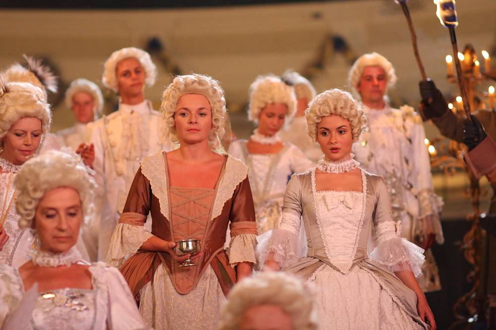 Na Vánoce a Silvestra 2025 TV Nova nabídne pohádky, speciály Na lovu i silvestrovskou show Možné je všechno