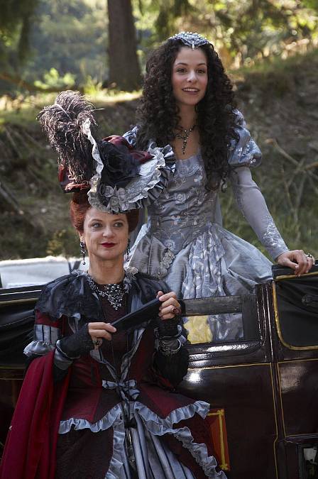 Na Vánoce a Silvestra 2025 TV Nova nabídne pohádky, speciály Na lovu i silvestrovskou show Možné je všechno