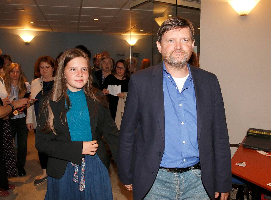 Martin Kubačák ze seriálu Mladá krev si vzal dceru Jana Kačera a Niny Divíškové. Má s ní dvě dcery.