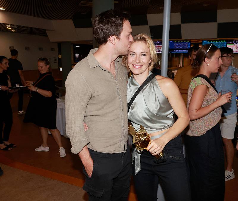 Syn moderátora Petra Rychlého září v Nočním operatérovi