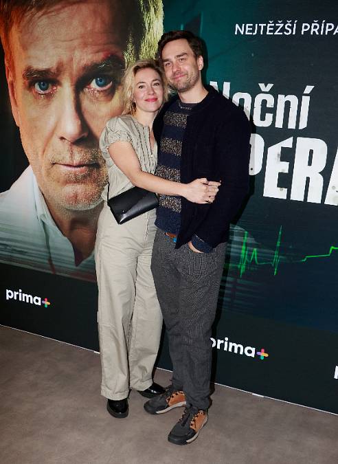 Syn moderátora Petra Rychlého září v Nočním operatérovi