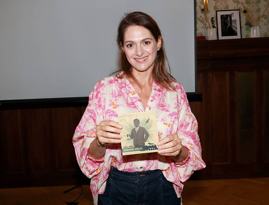 Klára Issová dříve a dnes. Rozdíl skoro není znát