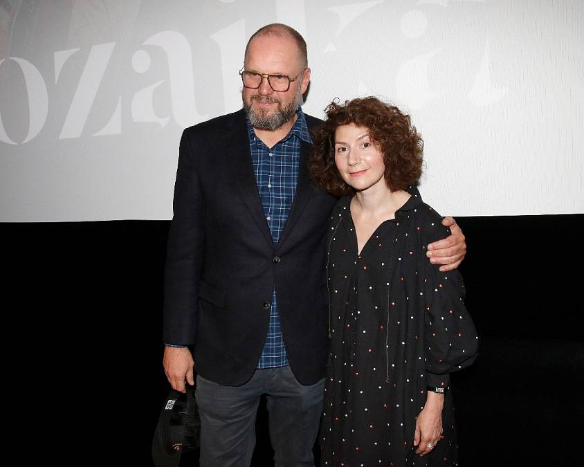 Martha Issová dříve a dnes. Stárnutí vnímá jako součást života