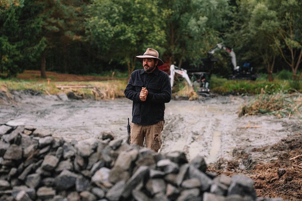 Farma Vojty Kotka: O farmaření už moc nejde, hlavní je reklama pro sponzory