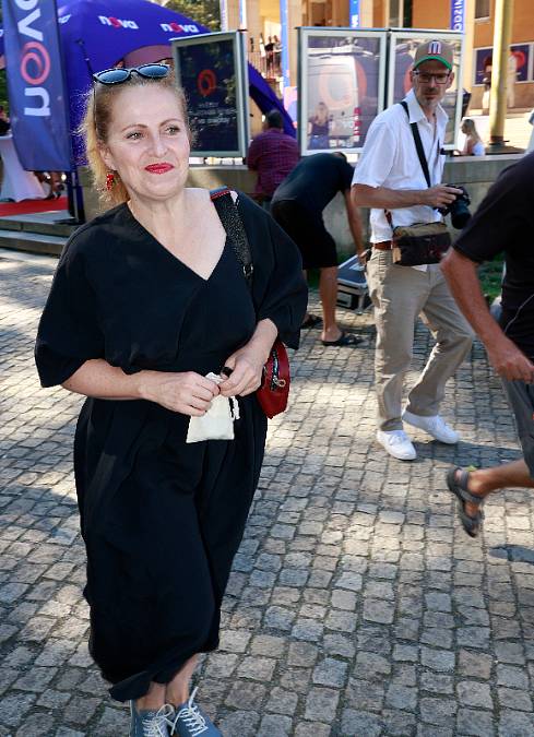 Eva Leinweberová má dceru Dorotku? Nebo snad Ashley? Či Medu?