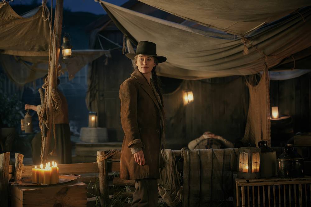 Netflix nakupuje, natáčí, vydělává, ale někdy přece jen šlápne trochu vedle. 7 epizod Opuštění unaví už po pár minutách