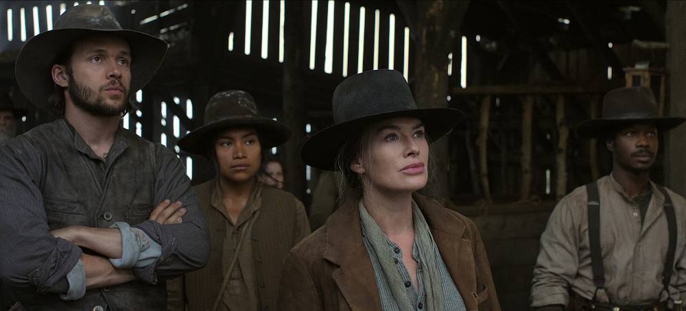 Netflix nakupuje, natáčí, vydělává, ale někdy přece jen šlápne trochu vedle. 7 epizod Opuštění unaví už po pár minutách