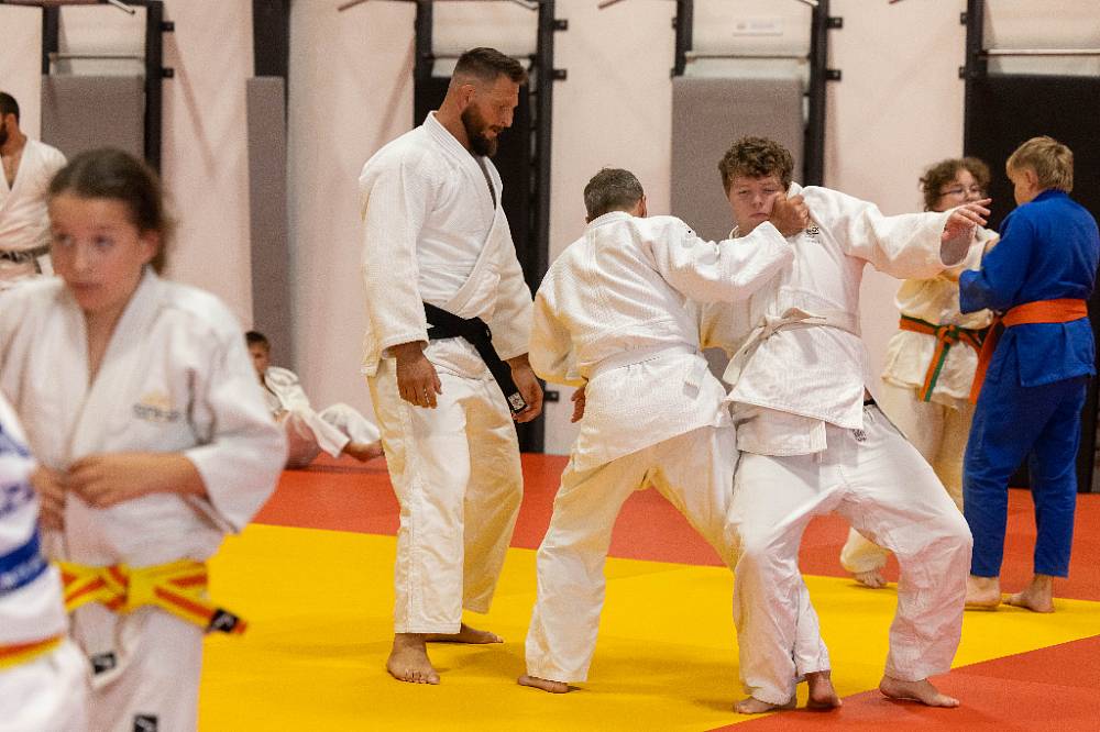 Ulice: Petr Komínek na sobě maká