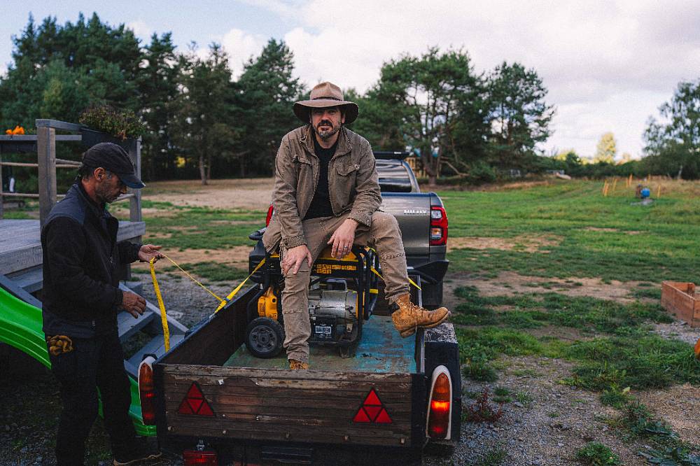 (PÁTEK 19. 12.) Farma Vojty Kotka se loučí: emoce, bilancování a naděje do dalšího roku