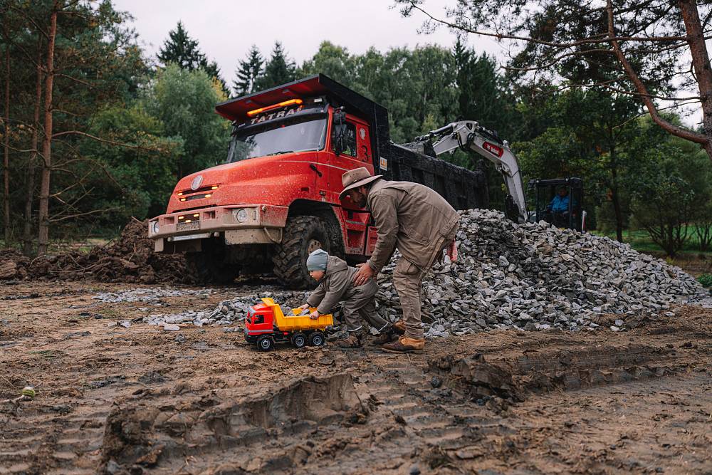 (PÁTEK 19. 12.) Farma Vojty Kotka se loučí: emoce, bilancování a naděje do dalšího roku