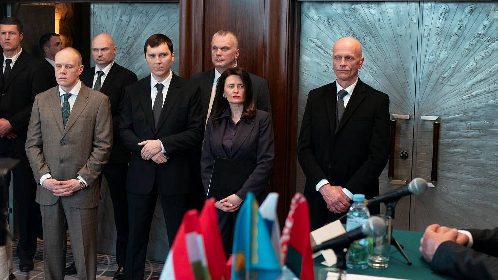 Čaroděj z Kremlu: Jude Law jako Putin v politickém thrilleru, který zkoumá moc i manipulaci v politickém thrilleru