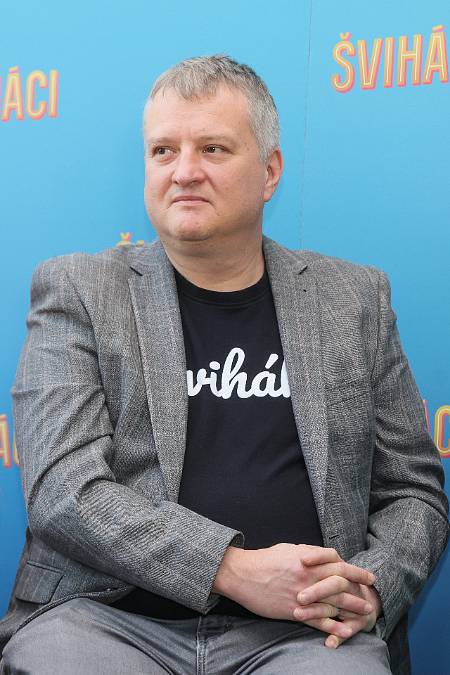 Šviháci: Komedie o mužích, kteří si mysleli, že mají všechno pod kontrolou