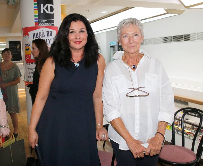 V seriálu Kamarádi má šťastnou rodinu, v reálu si prožila s manželem peklo, ale nevzdala se a jde dál