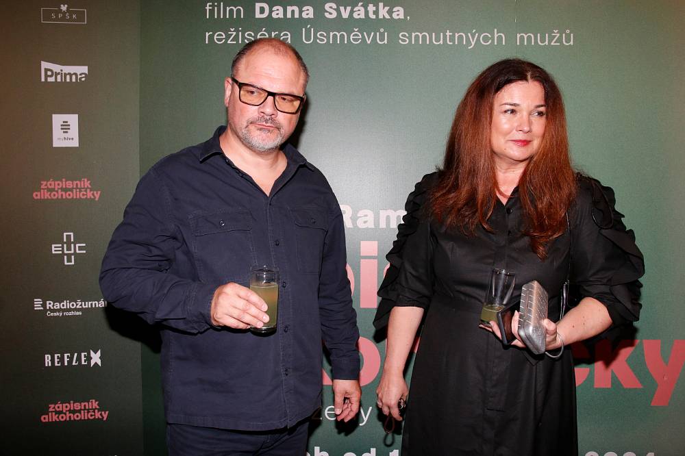 V seriálu Kamarádi má šťastnou rodinu, v reálu si prožila s manželem peklo, ale nevzdala se a jde dál