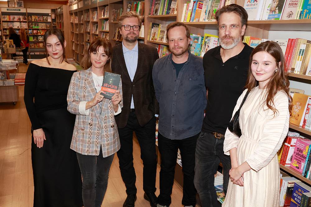 Nejdřív spolu hráli divadlo. Až potom se Václav Vašák stal jejich otcem