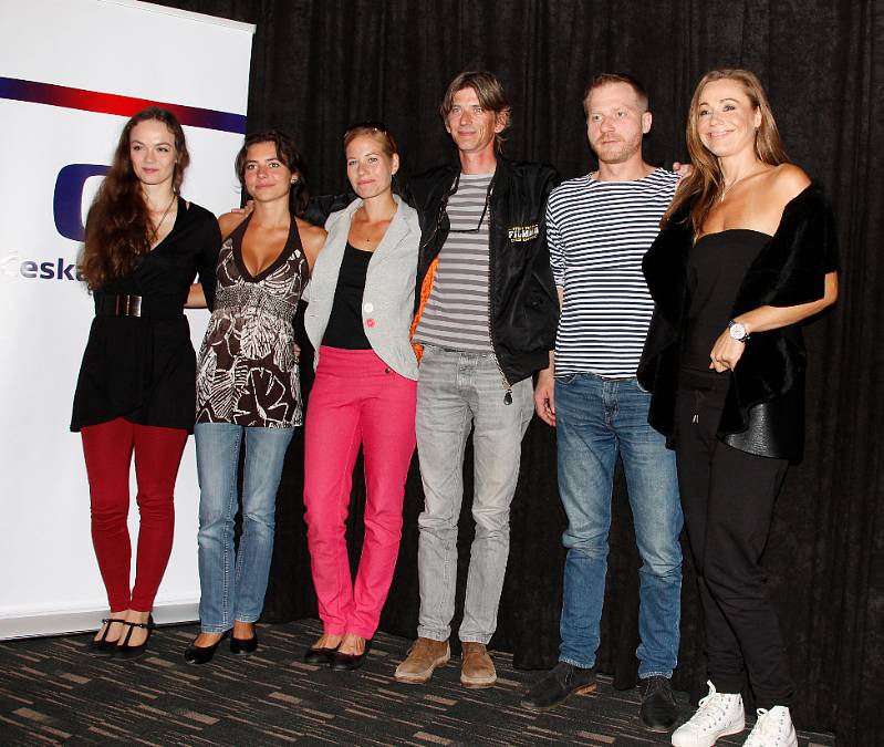 Z princezny maminkou. Dlouhovlasá pohádková princezna je dnes nakrátko.