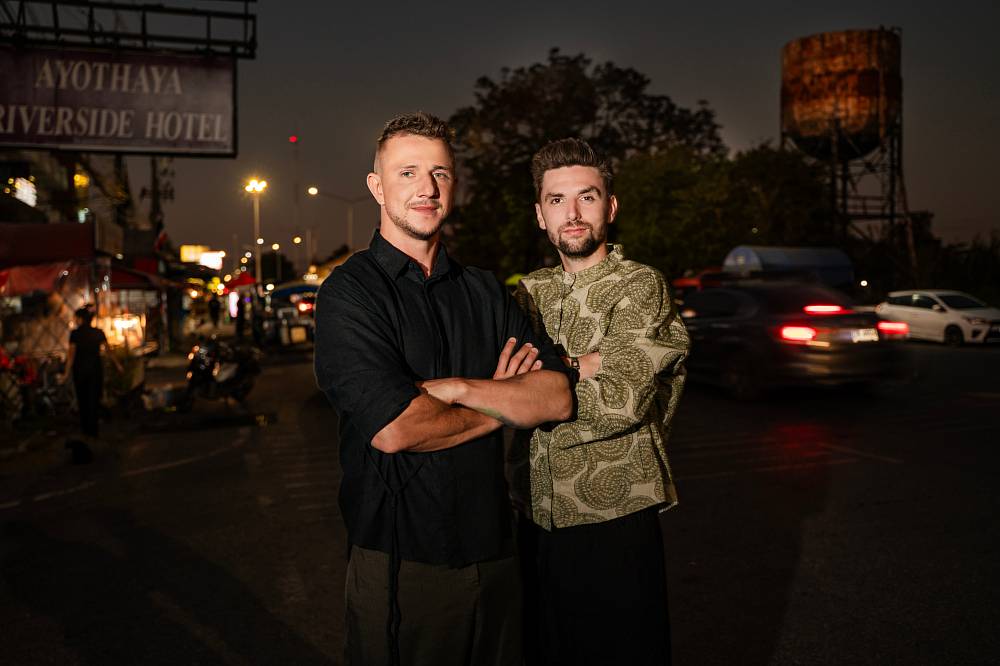 Nový dobrodružný nářez Asia Express: Moderátoři jsou super, snad se jim vyrovnají i soutěžící. Známe první dvojici