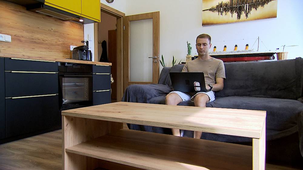 Výměna manželek: Nefunkční rodiny vystřídaly jiné. I tak se budou kapesníky hodit