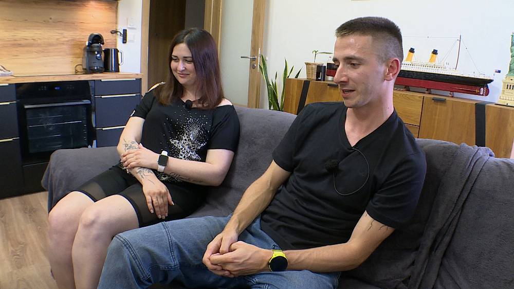 Výměna manželek: Nefunkční rodiny vystřídaly jiné. I tak se budou kapesníky hodit