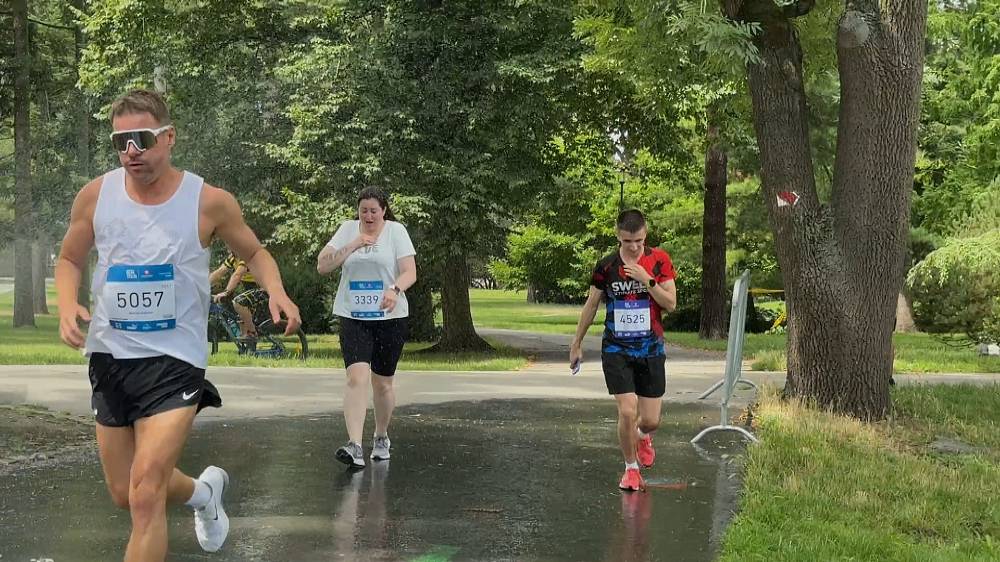 Výměna manželek: Nefunkční rodiny vystřídaly jiné. I tak se budou kapesníky hodit