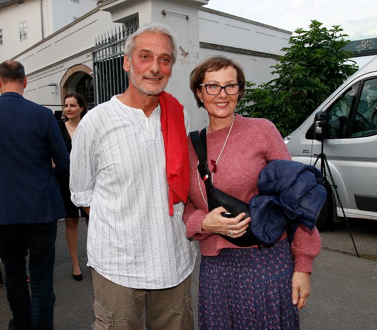 Daniel Rous není jen Rossem z Přátel, ale i otcem tohoto fešáka