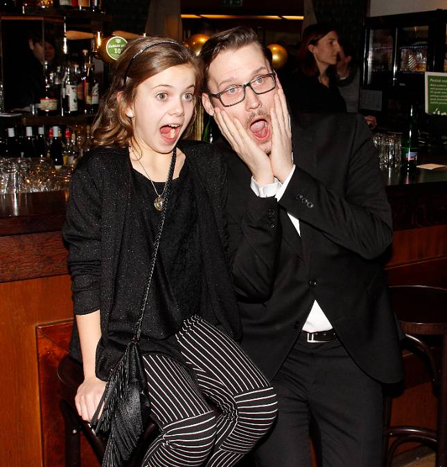 Poznáváte tuto holčičku? Dnes hraje v seriálu Ulice!