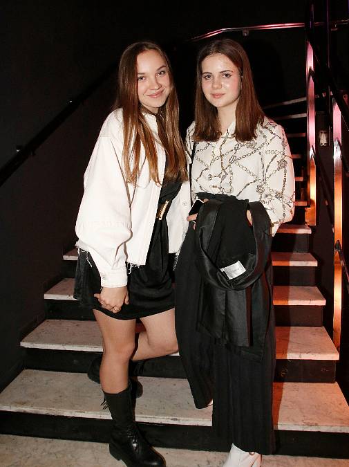 Poznáváte tuto holčičku? Dnes hraje v seriálu Ulice!