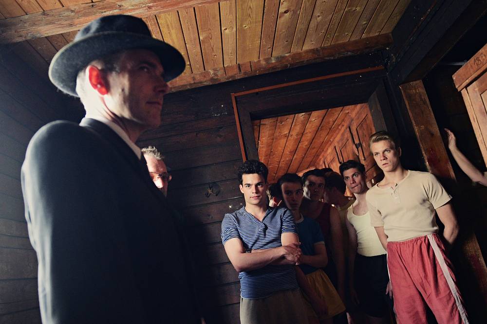 Zapomenutý film o lásce a basketbalu: Příběh, který se odehrává ve stínu velkých dějin