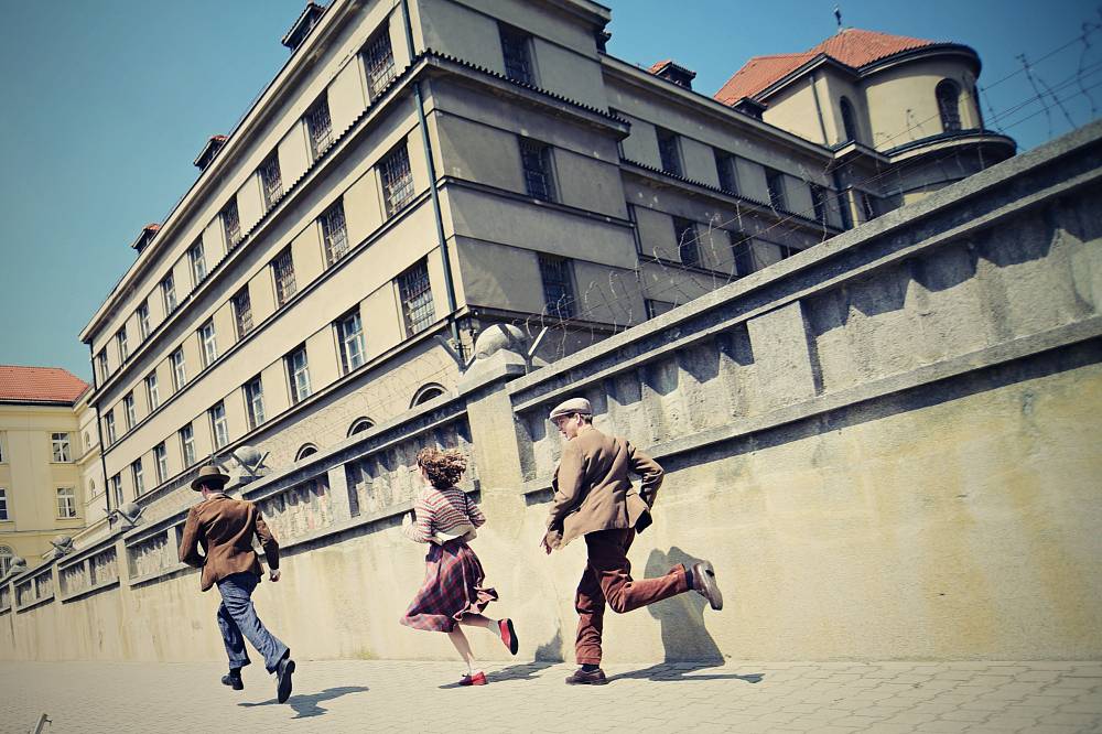 Zapomenutý film o lásce a basketbalu: Příběh, který se odehrává ve stínu velkých dějin