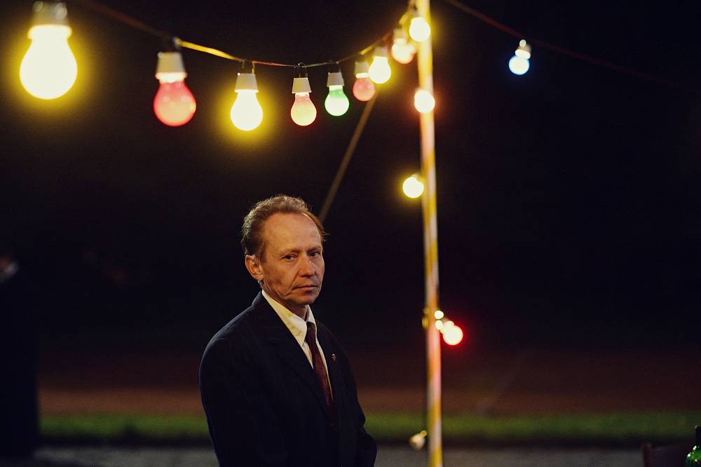 Zapomenutý film o lásce a basketbalu: Příběh, který se odehrává ve stínu velkých dějin