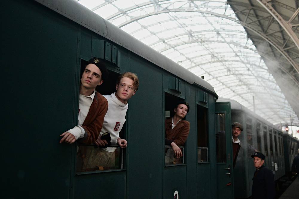 Zapomenutý film o lásce a basketbalu: Příběh, který se odehrává ve stínu velkých dějin