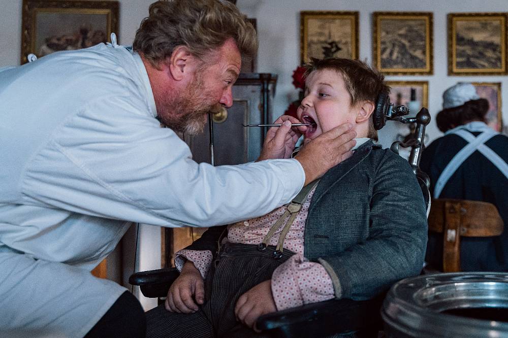 Tajemná vila, kouzelná bylina a láska. Cukrkandl je hit, o kterém se mluví