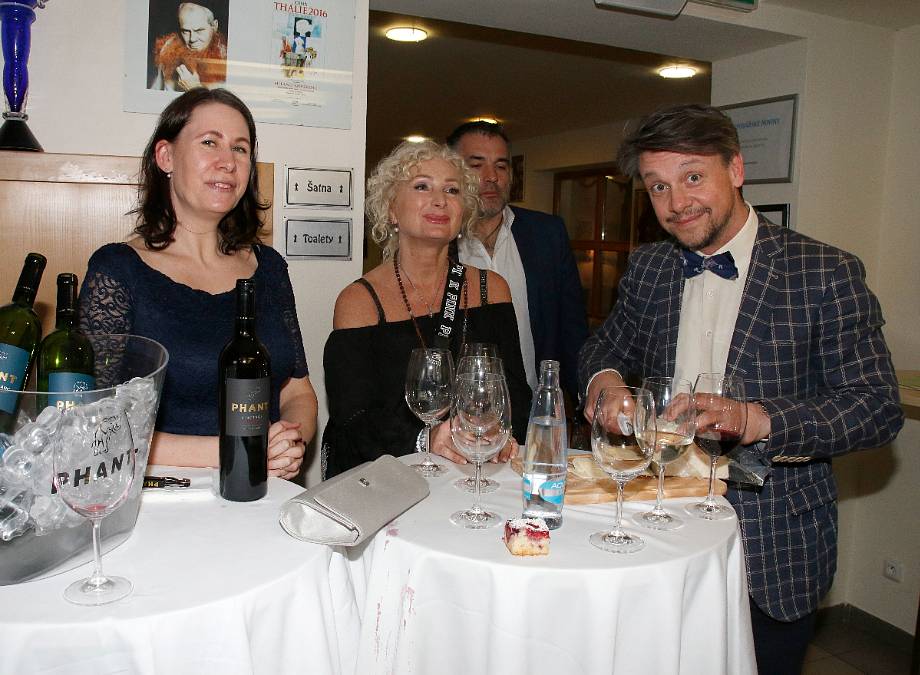 Zeť Michala z Kouzelné školky a bratr pošťáka z Pošty pro tebe je herec. Víte, o koho se jedná?