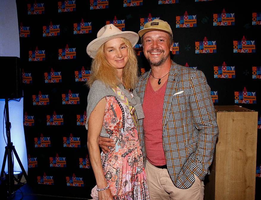 Zeť Michala z Kouzelné školky a bratr pošťáka z Pošty pro tebe je herec. Víte, o koho se jedná?