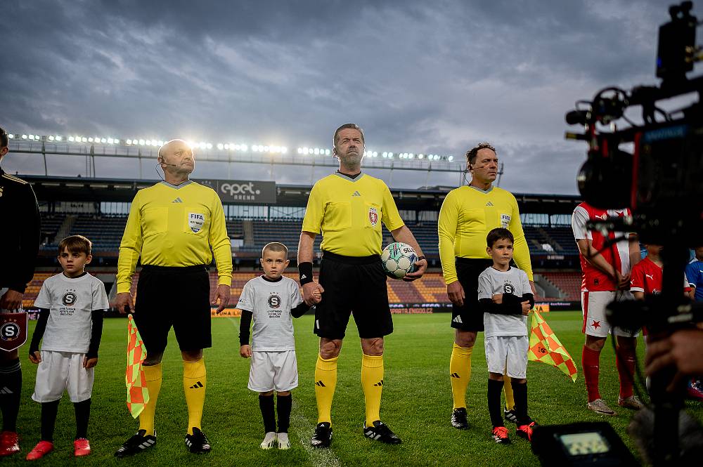 Měl to být hit roku. Proč Kouzlo derby diváky spíš rozčílilo?