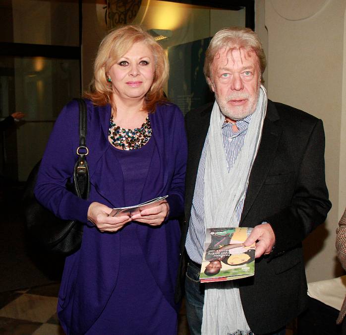 Jan Kanyza se svou partnerkou brzy oslaví zlatou svatbu. Kdo je hercova životní láska?