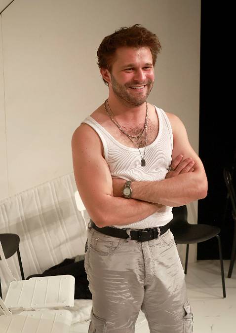 V Buldokovi z Poděbrad hraje i bývalý spolužák Štěpána Kouzuba. Víte, kdo to je?