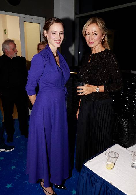 Tahle kráska z kriminálek má velkou rodinu, ačkoliv stále vypadá jako holčička