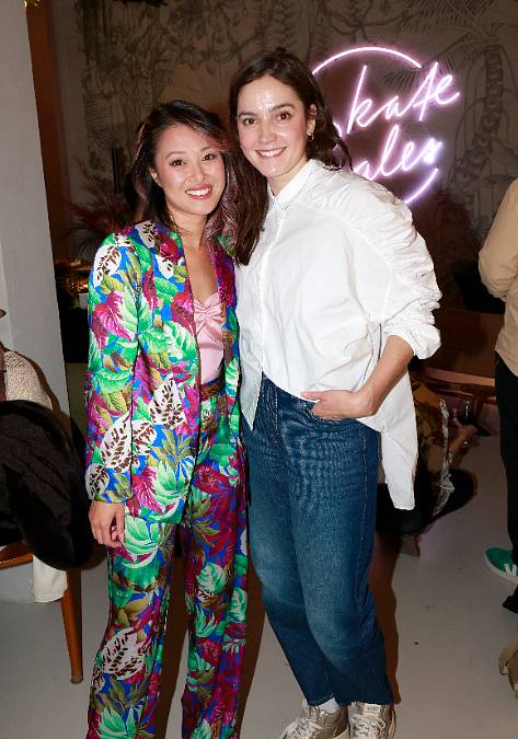 Tato herečka vypadá stejně dobře s krátkými i dlouhými vlasy