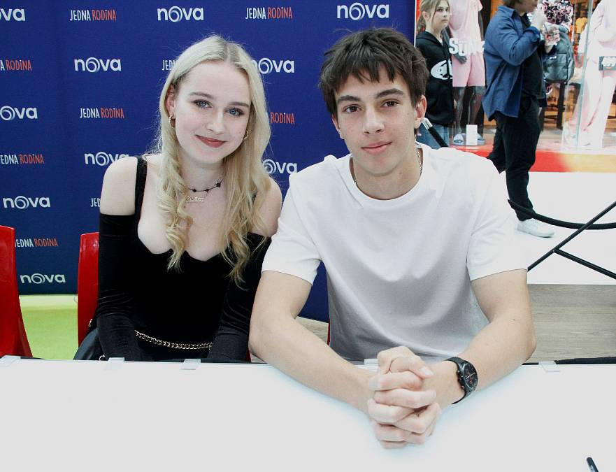 Mladý herec Sebastian Pöthe se na DAMU nechystá. Láká ho ekonomka