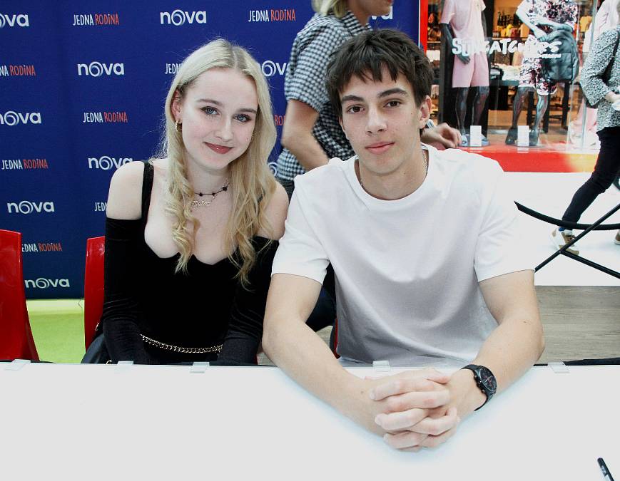 Kristýna Mandousová není jen Naty z Jedné rodiny. Hraje, tančí i zpívá