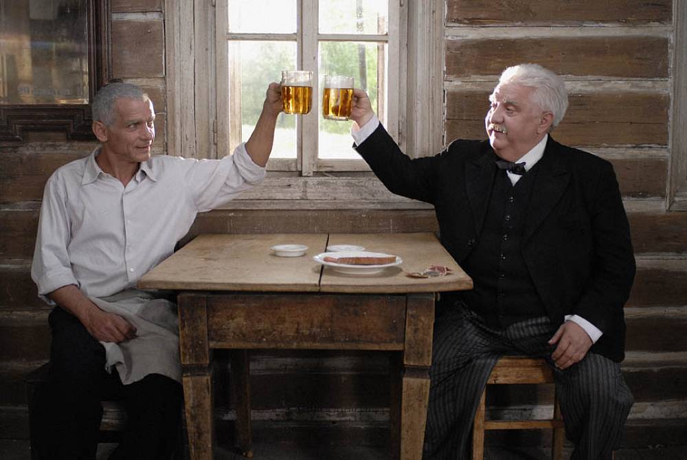 Jak obsluhovat krále a přežít dějiny: Manuál podle Hrabala