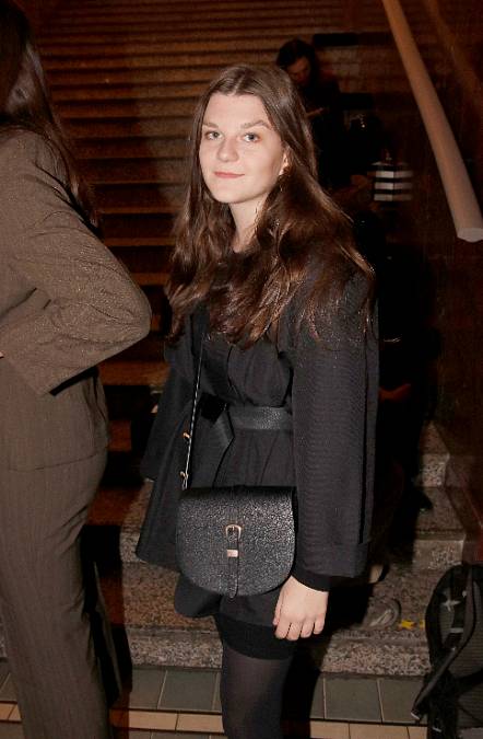 Anna Mercedes Čtvrtníčková není jen slavná dcera a talentovaná herečka. Je i zpěvačka.