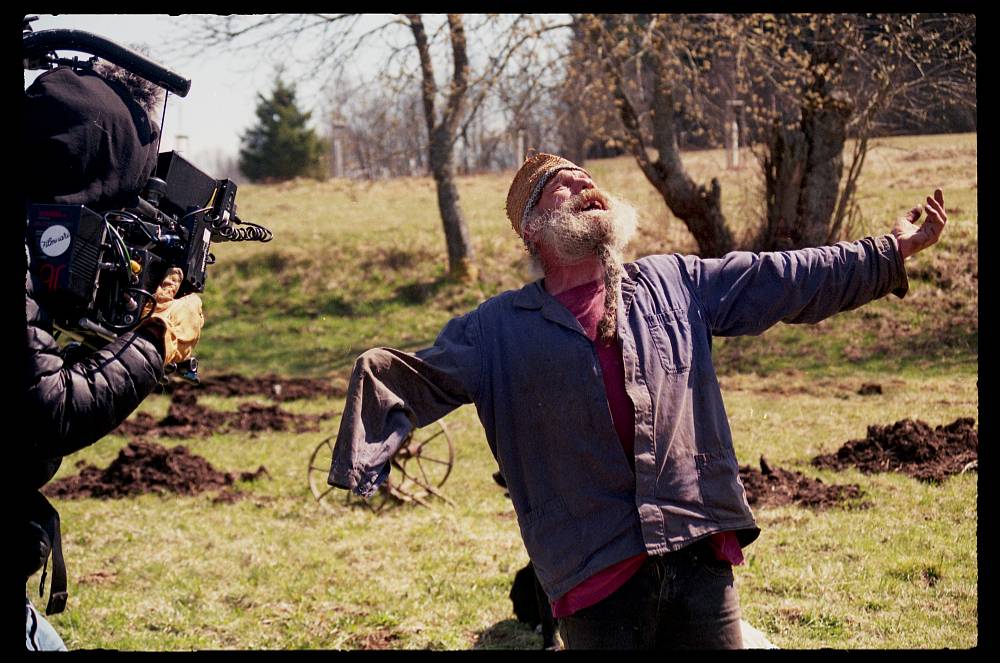 Film o samotě, lásce i šílenství. Raději zešílet v divočině vás vtáhne a nepustí