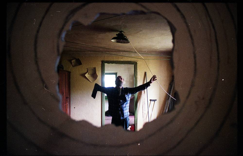 Film o samotě, lásce i šílenství. Raději zešílet v divočině vás vtáhne a nepustí