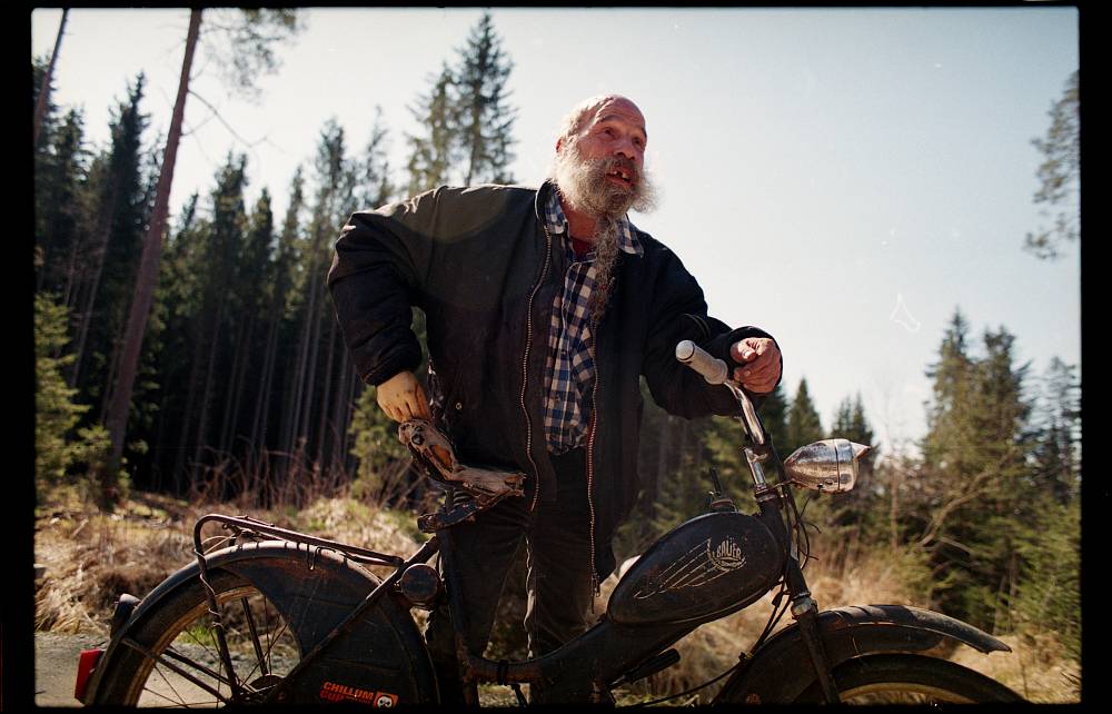 Film o samotě, lásce i šílenství. Raději zešílet v divočině vás vtáhne a nepustí