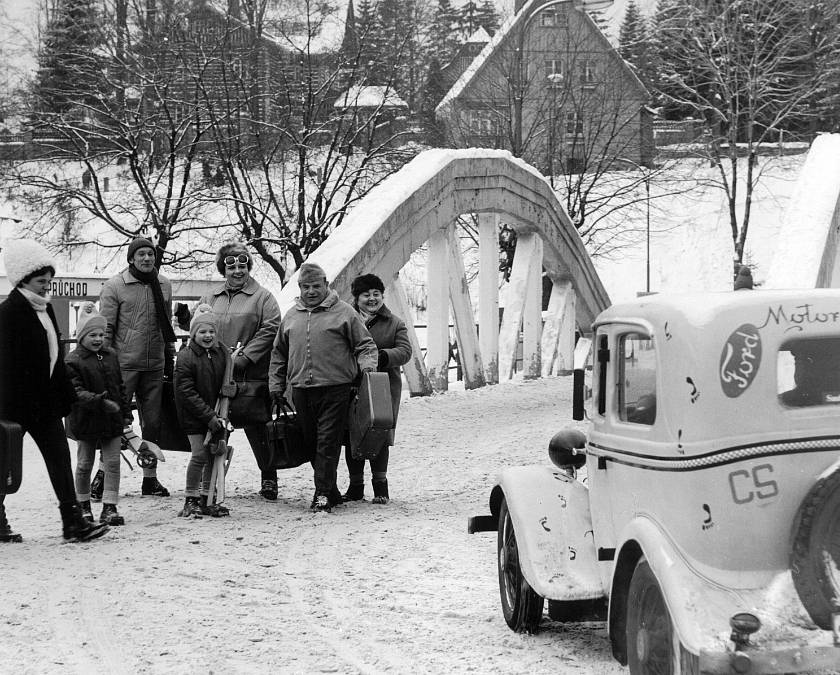 Neuvěříte, co se dělo při natáčení filmu Homolka a Tobolka! Růžičková vyhrála sázku a teklo šampaňské