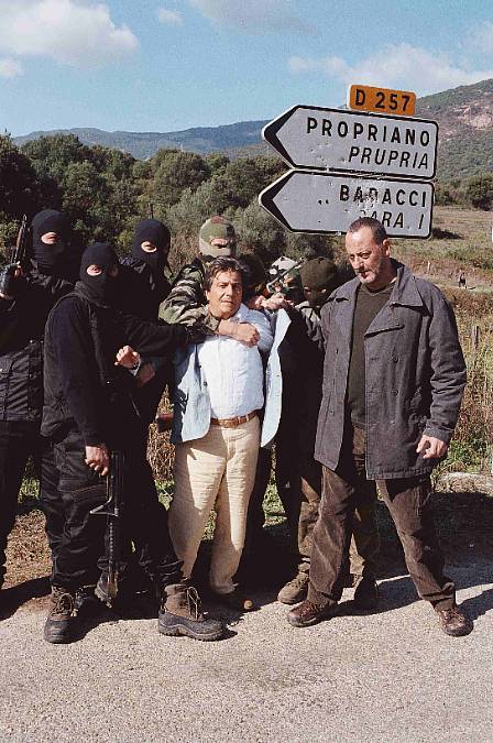Korsický případ: Bláznivá francouzská jízda, kde ani Jean Reno nemá situaci pod kontrolou