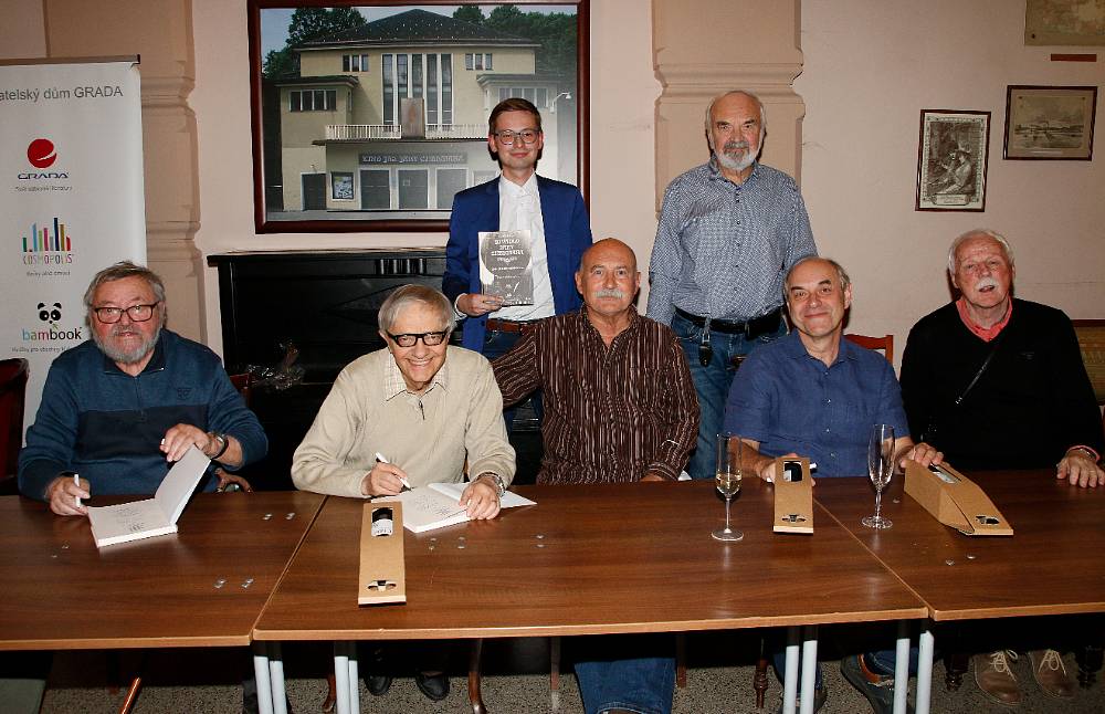 Chodil po světě rád… Zemřel herec a cimrmanolog Jan Hraběta